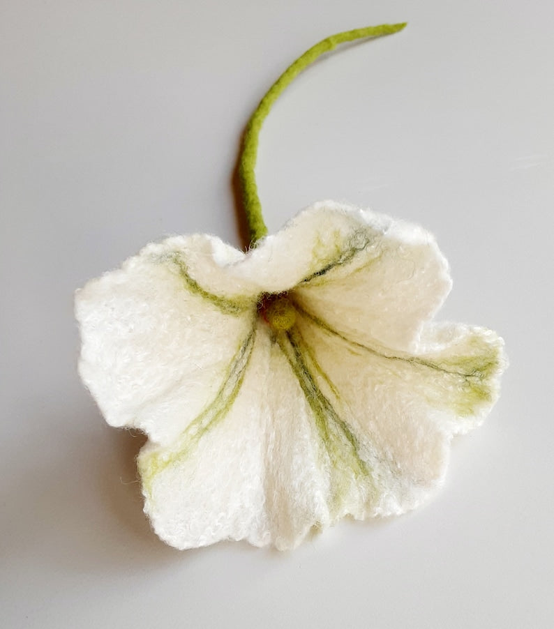 Dekorative Filzblumen, Filzblüten, 12-13 cm, Vintage-Rosa/Mahagoni/Burgunderrot oder Weiß/Grün