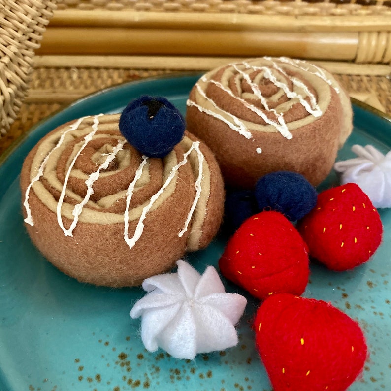 Felt Cinnamon Roll with Strawberries Play Food Set