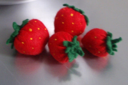 Filz Erdbeeren in verschiedenen Größen, Kaufladen Zubehör Spielset