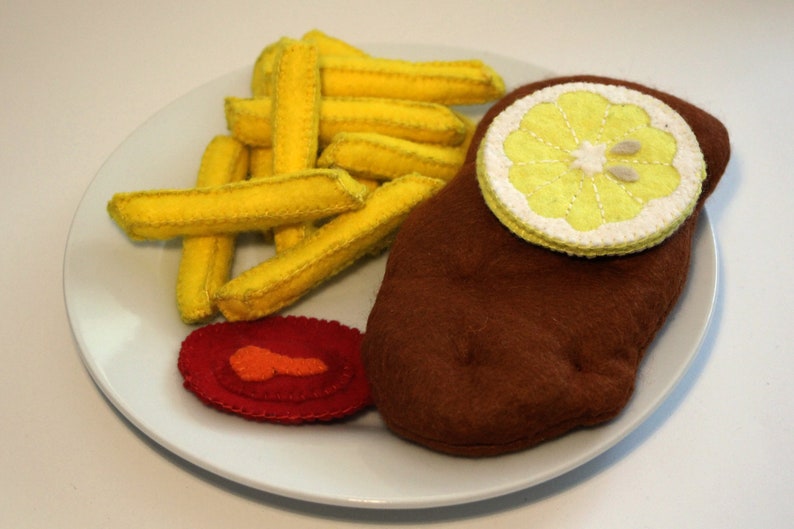 Filz Schnitzel mit Pommes, 15 cm, Spielset für Kaufladen und Spielküche