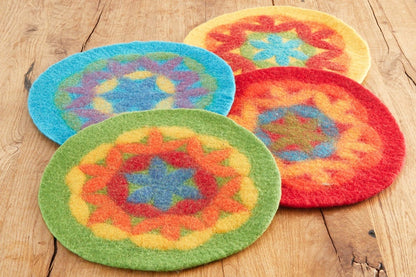 Rundes Sitzkissen aus Wollfilz 35 cm, Blume des Lebens, Stuhlkissen, bunt, rot, blau, grün, gelb