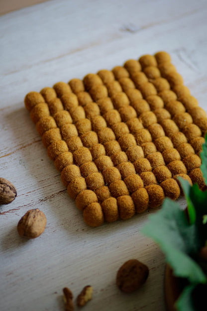 Filzkugel Untersetzer Quadratisch 18-20 cm, Wollfilz Topfuntersetzer, verschiedene Farben