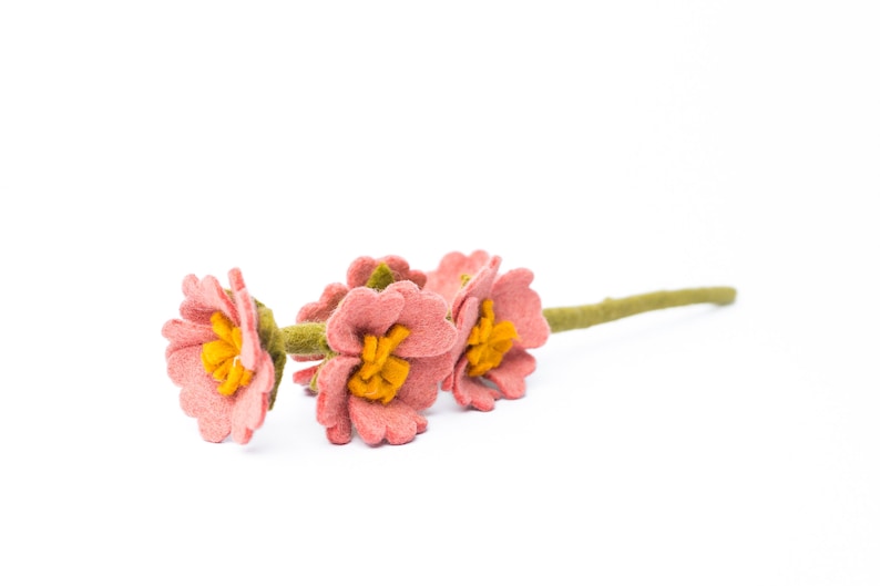 Filz Blumenzweig Osterdeko Frühlingsblüher Handgefilzter Zweig Dekoration Blumenstrauß 41cm