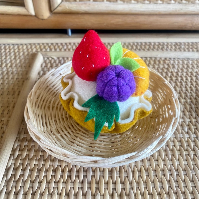 Filz Bäckerei Set mit Muffins, Macarons, Zimtschnecke, Früchtetörtchen, Erdbeeren