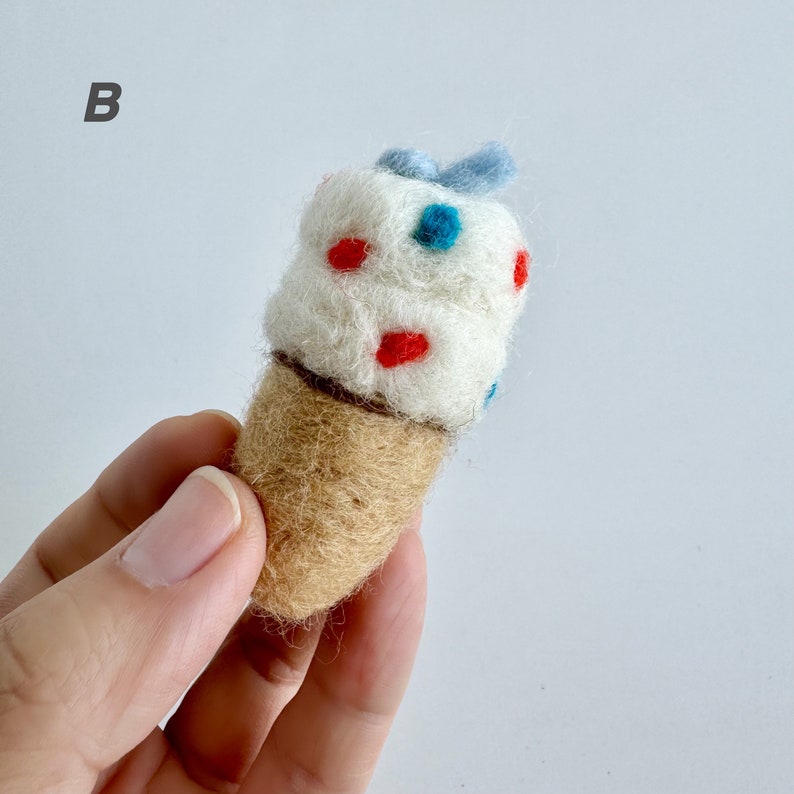 Handgefertigte Filz Eistüte mit Kugel, Nadelfilz Deko, 4x8 cm