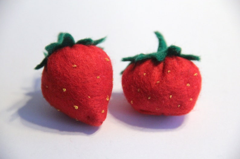 Filz Erdbeeren in verschiedenen Größen, Kaufladen Zubehör Spielset