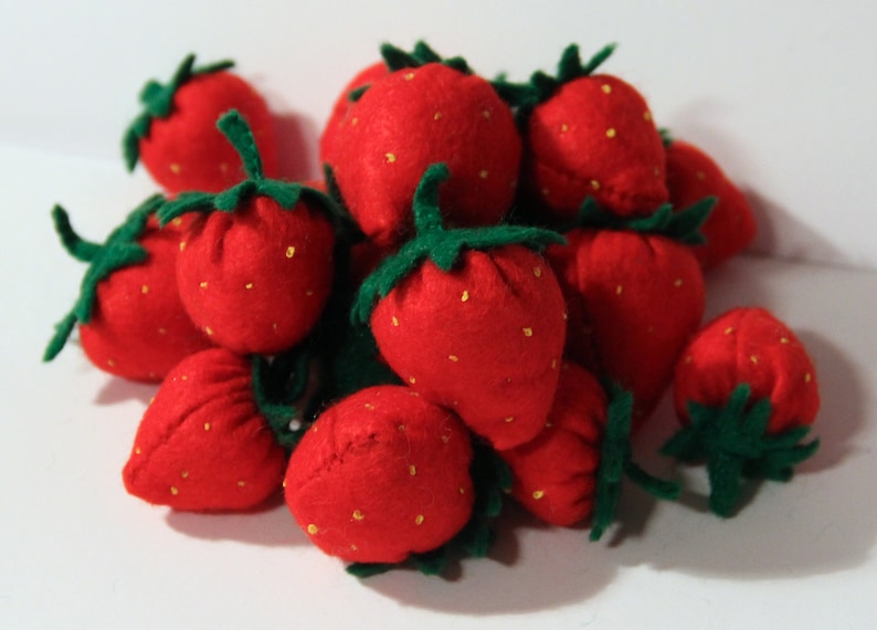Filz Erdbeeren in verschiedenen Größen, Kaufladen Zubehör Spielset
