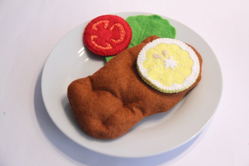 Filz Schnitzel mit Pommes, 15 cm, Spielset für Kaufladen und Spielküche