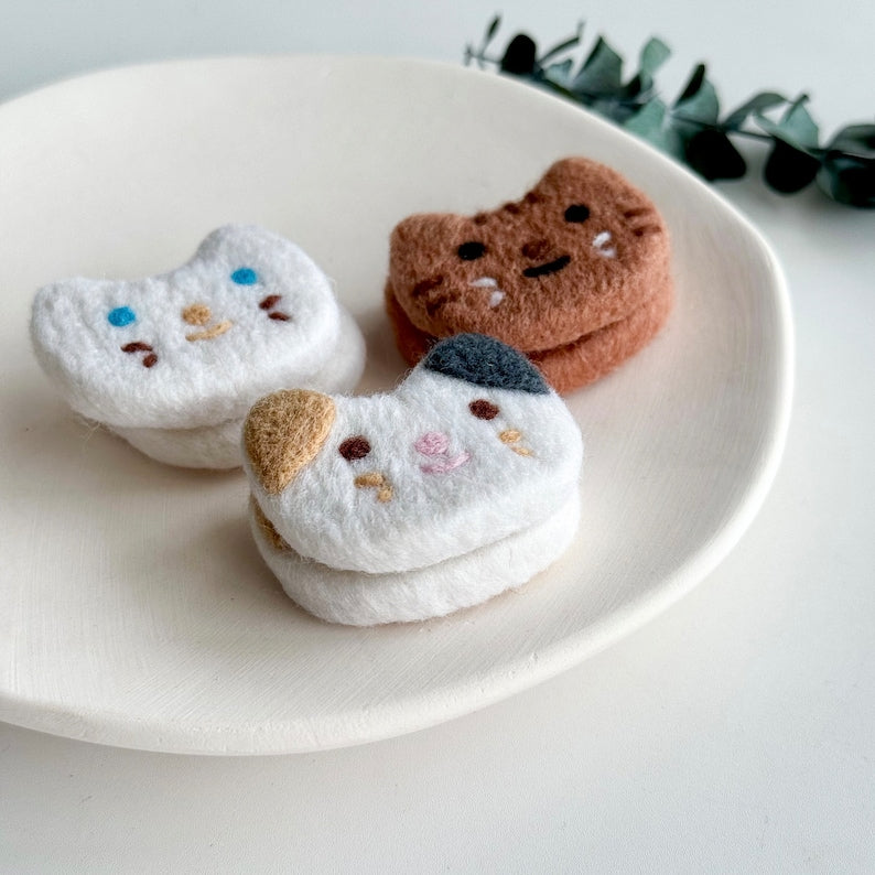 Handgefilzte Wollkatze, Nadelgefilzter Katzenkopf, Bastelverzierung, 4,2 cm