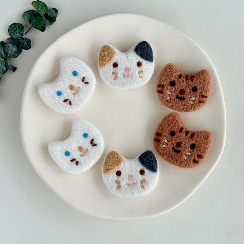 Handgefilzte Wollkatze, Nadelgefilzter Katzenkopf, Bastelverzierung, 4,2 cm