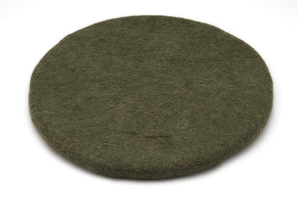 Rundes Sitzkissen aus Filz 35 cm – Stuhlkissen aus Wolle in Herbal, Salbei, Beige & Olive