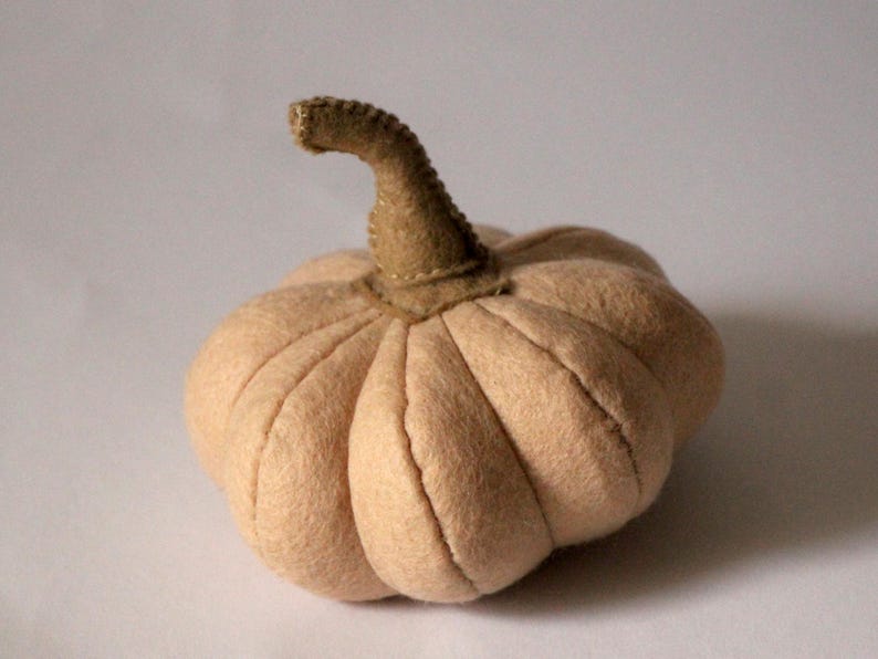 Filzkürbis, Herbstdekoration, orange oder beige, 12 cm Durchmesser