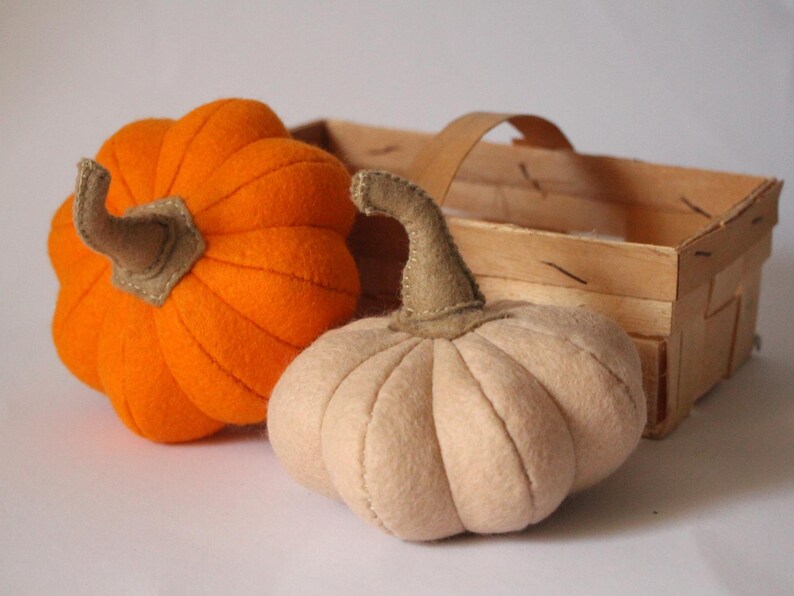 Filzkürbis, Herbstdekoration, orange oder beige, 12 cm Durchmesser