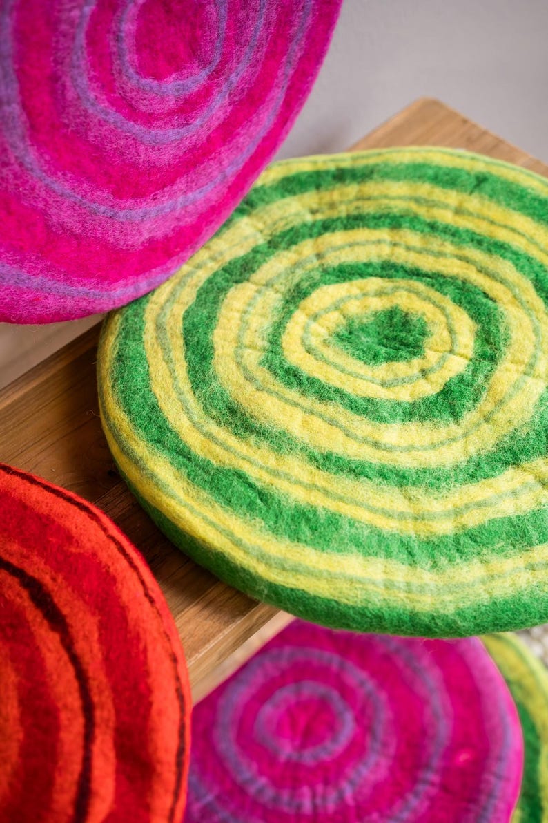 Filz-Sitzkissen Orange Rot 100% Wolle Ø 40cm Höhe 3,5cm